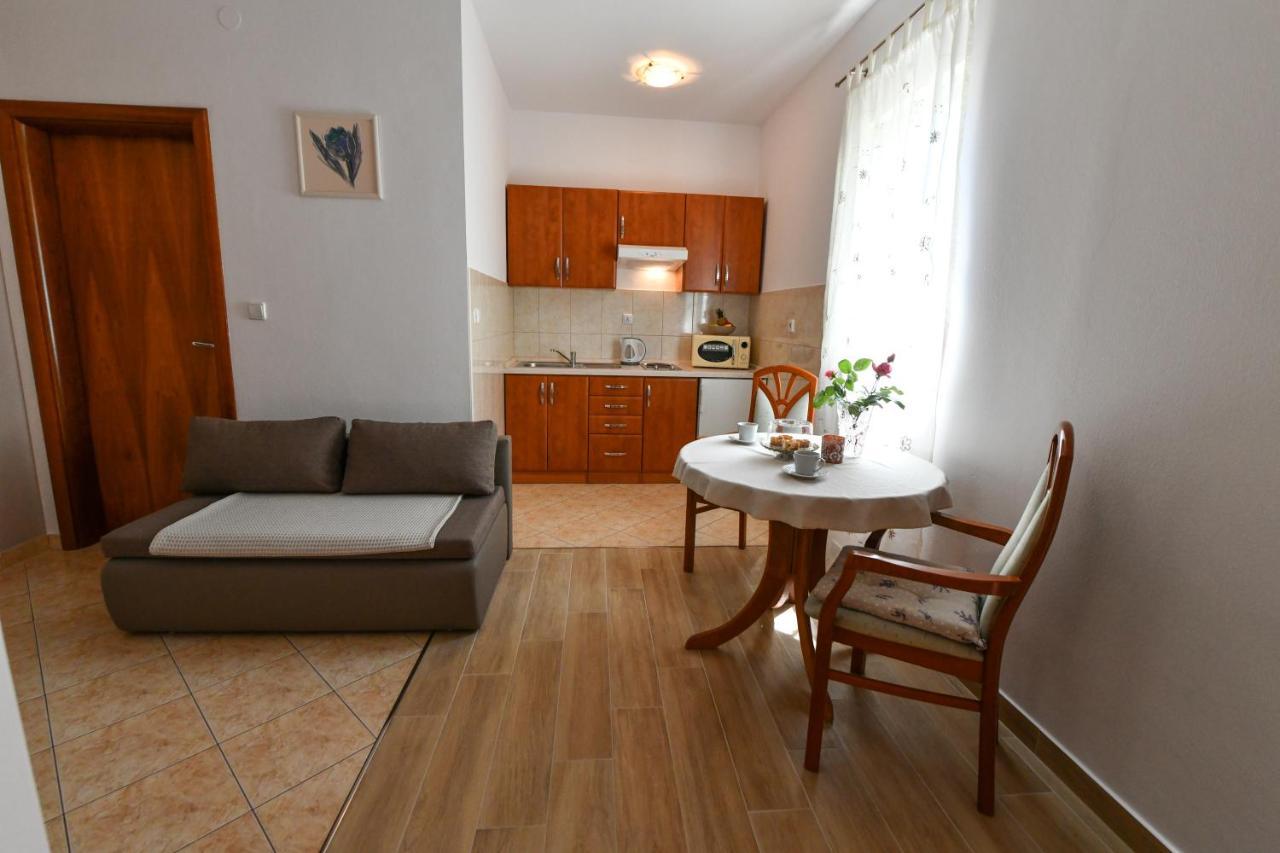 Apartments Vila Miranda Vodice Ngoại thất bức ảnh