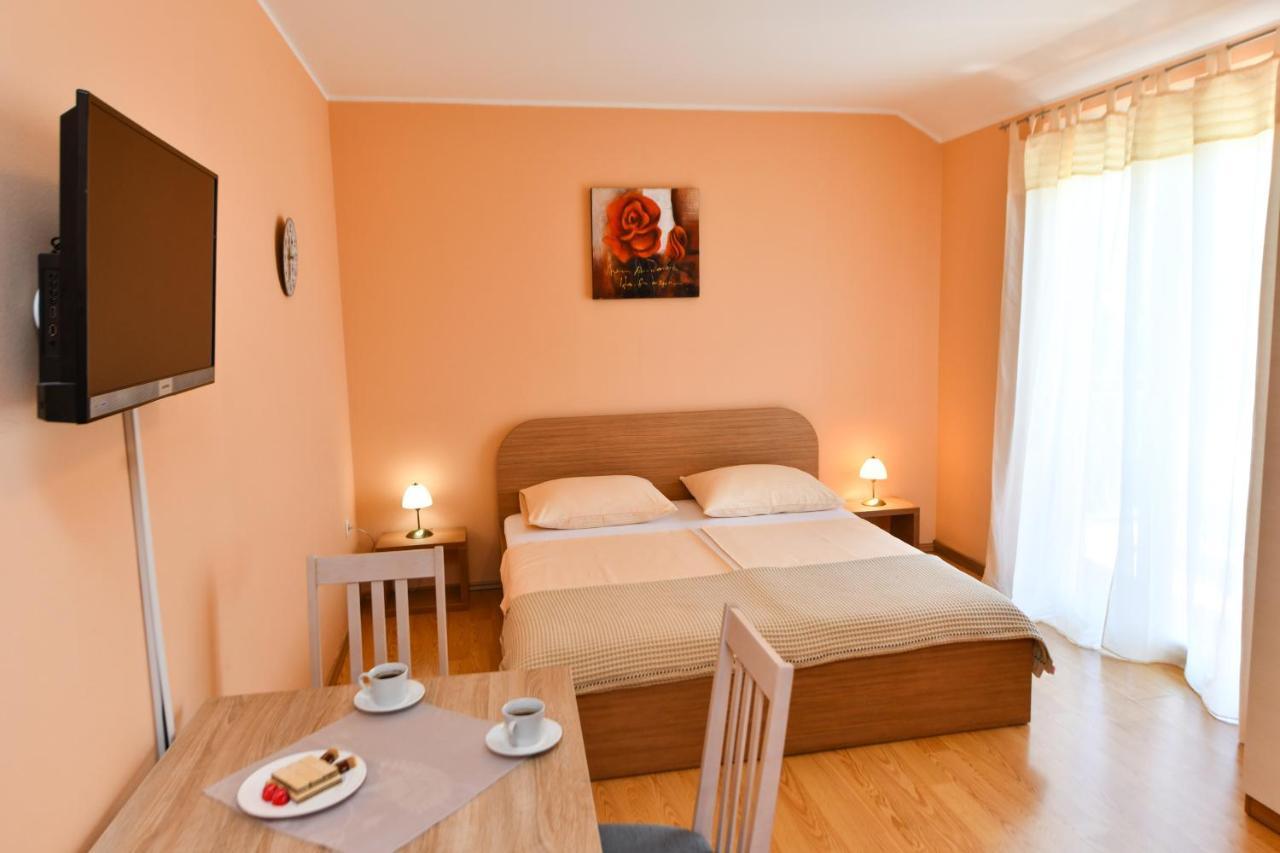 Apartments Vila Miranda Vodice Ngoại thất bức ảnh